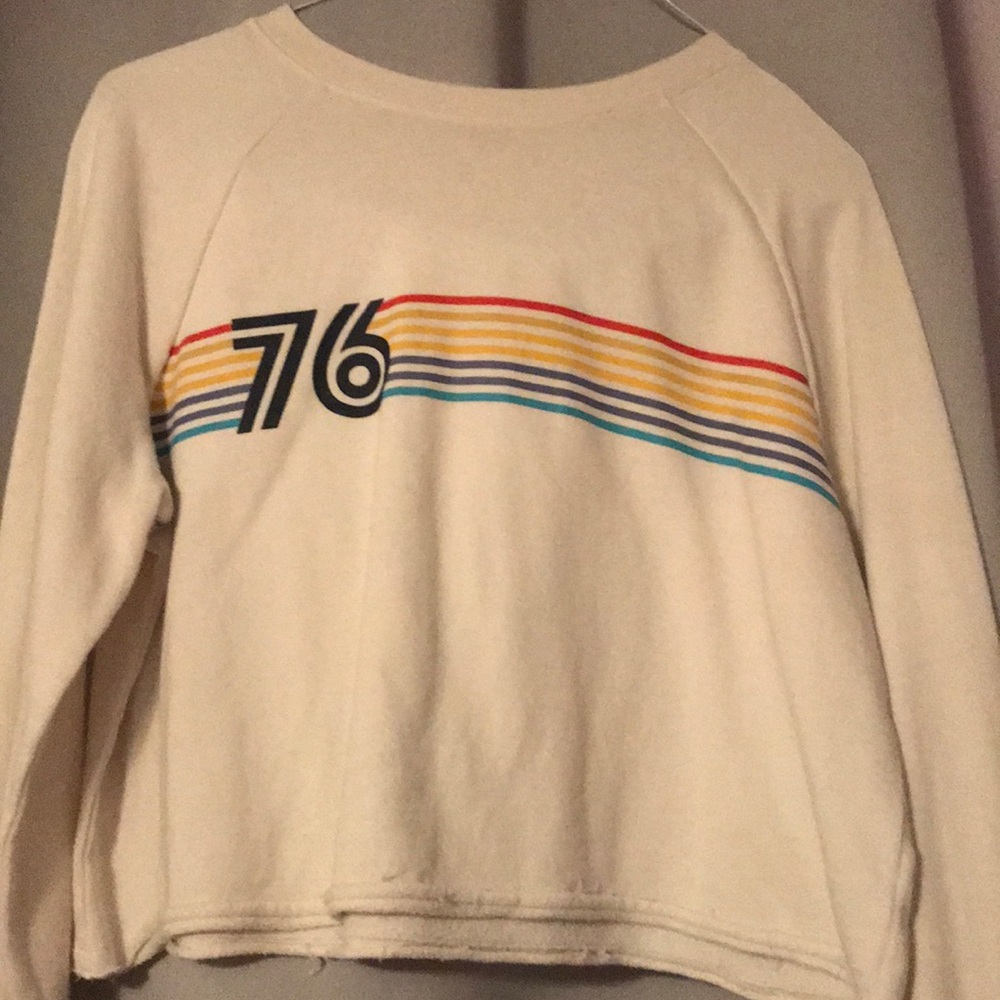 Cropped ‘76 sweatshirt material